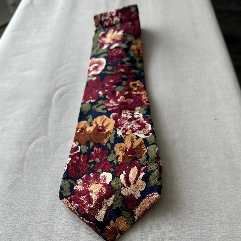 Guy Laroche Floral Tie in Burgundy and Gold